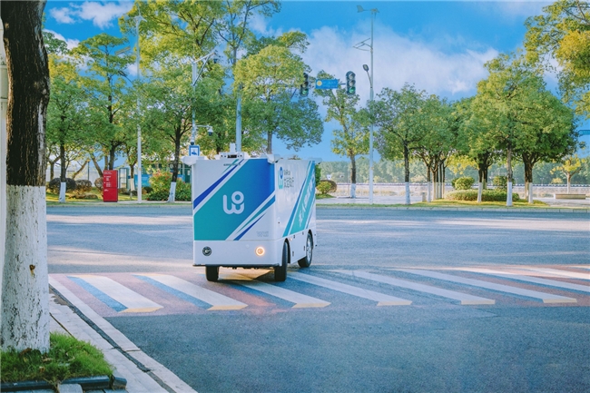 首辆无人物流车上路！文远知行Robovan W5凭实力拿下黄埔区唯一牌照