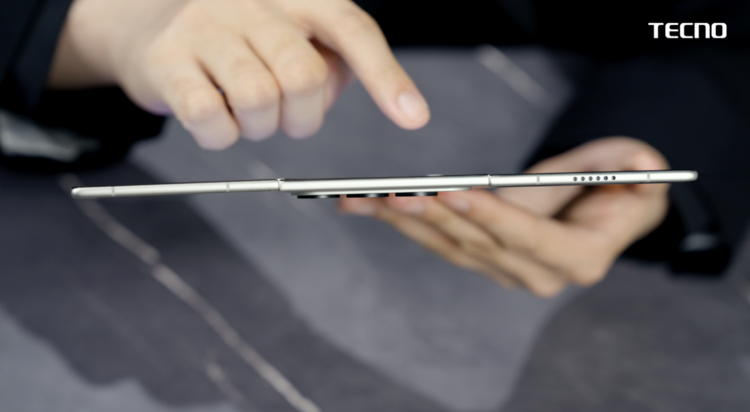 TECNO发布全球最薄三折概念机PHANTOM Ultimate G Fold
