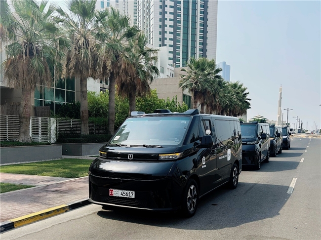 “全球Robotaxi第一股”文远知行：Q2营收亮眼，7月密集突破巩固优势