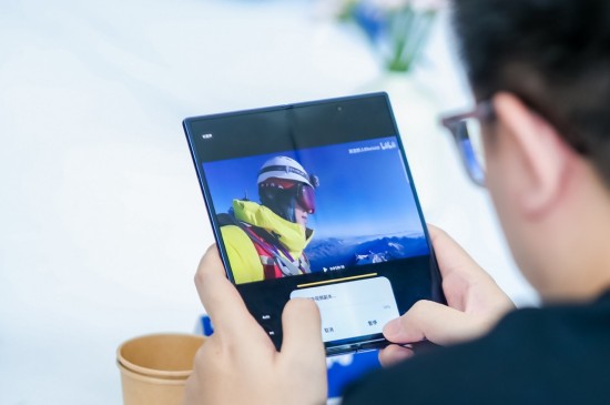 超能AI+折叠大屏 新一代三星Galaxy Z Fold7｜Z Flip7邂逅沈阳