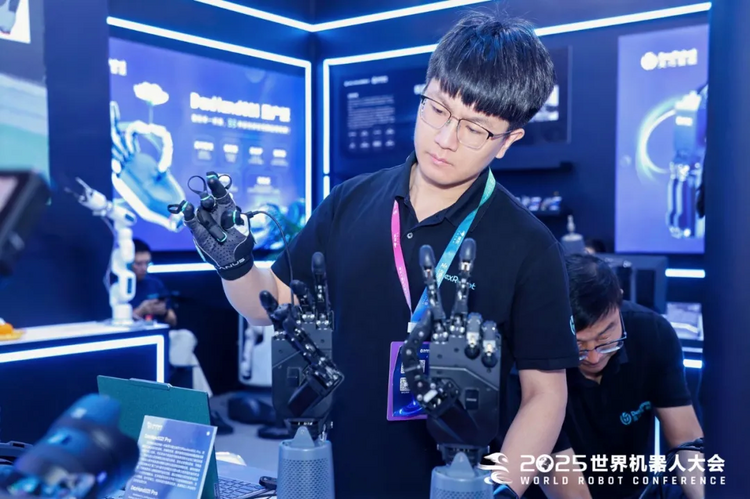 机器人灵巧手新突破：双绳驱技术实现“搓捻旋拧”高难度操作