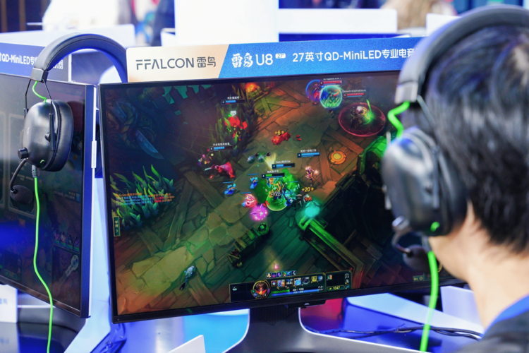 高校电竞热潮下的技术突围：雷鸟显示器赋能英雄联盟赛事升级