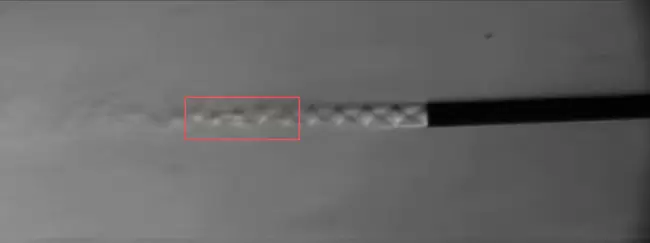 高速摄像机结合纹影技术捕捉超音速激波与马赫环