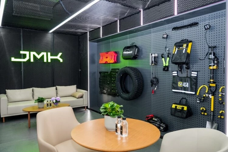 里程碑时刻！纵横第100家体验中心荣耀启幕，筑牢中国豪华越野品类生态根基 ...