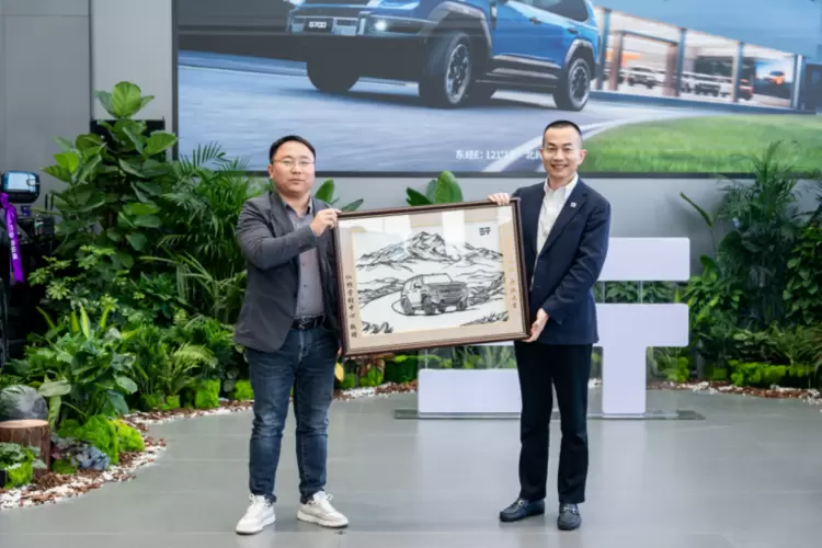 里程碑时刻！纵横第100家体验中心荣耀启幕，筑牢中国豪华越野品类生态根基 ...