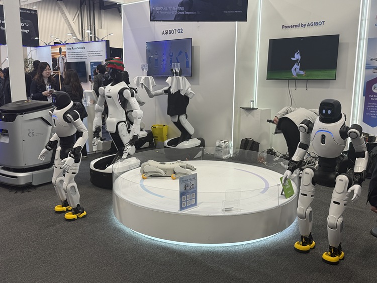 13万人下饺子的CES甭去了，最好玩的40+个项目全都给您列这儿了