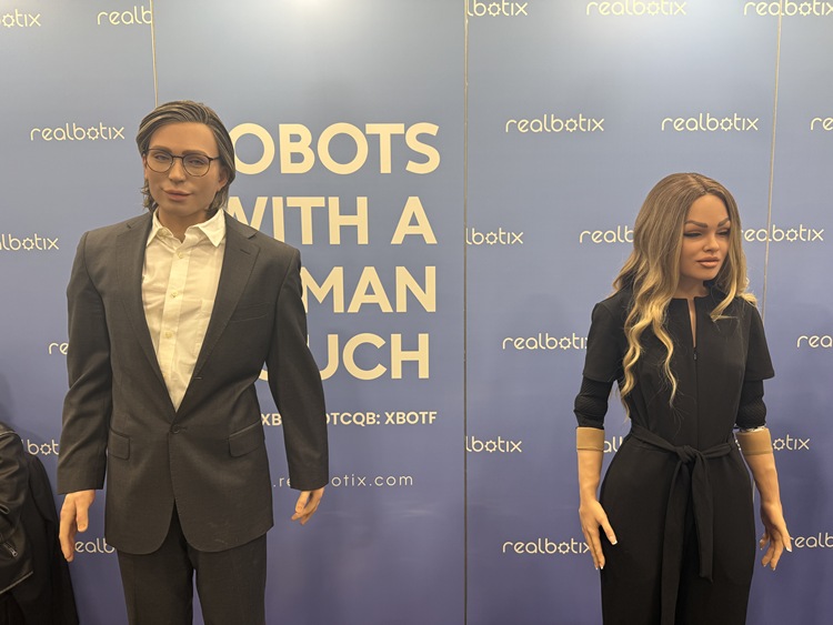 13万人下饺子的CES甭去了，最好玩的40+个项目全都给您列这儿了