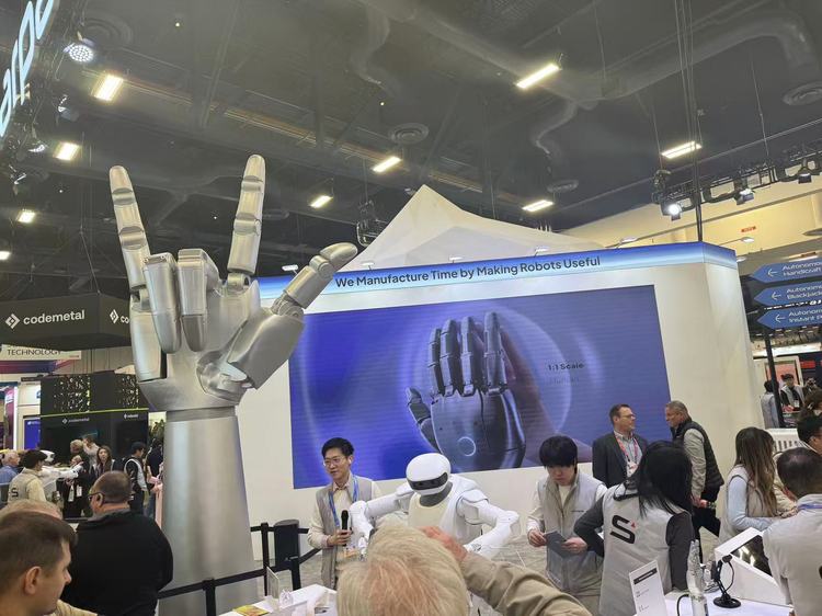 13万人下饺子的CES甭去了，最好玩的40+个项目全都给您列这儿了