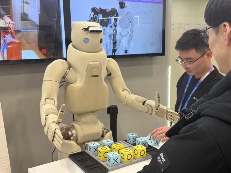 13万人下饺子的CES甭去了，最好玩的40+个项目全都给您列这儿了