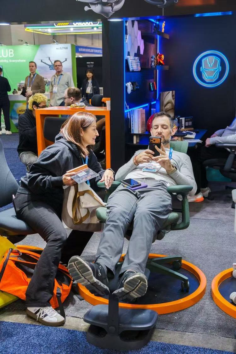 13万人下饺子的CES甭去了，最好玩的40+个项目全都给您列这儿了